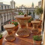Mesa balcón con banquetas